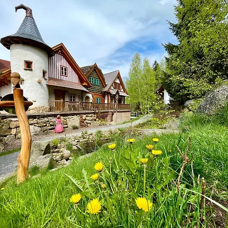 - Walldorf A Pohadkova Vesnicka Hotel Podlesí