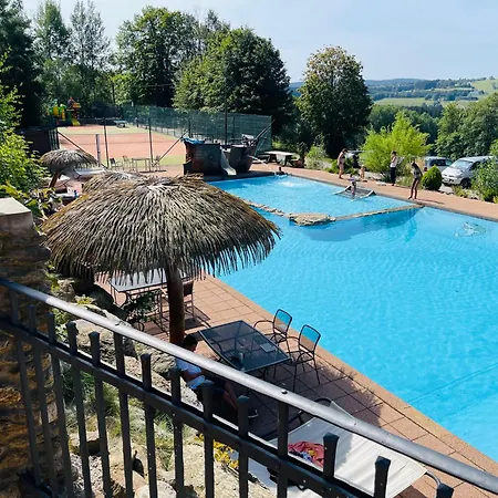 - Walldorf A Pohadkova Vesnicka Hotell Podlesí